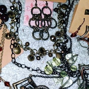 Lot/Bundle of steampunk inspired jewelry.
